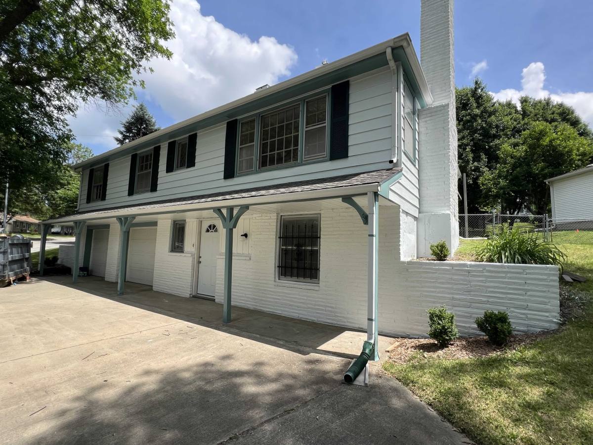 House for rent at 1900 E 28th Ave, Kansas City, MO 64116