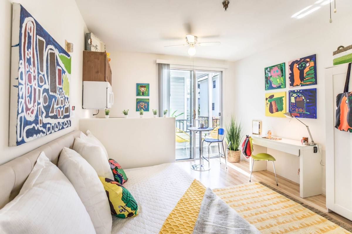 Apartment for rent at 1117 3rd St #10, Santa Monica, CA 90403