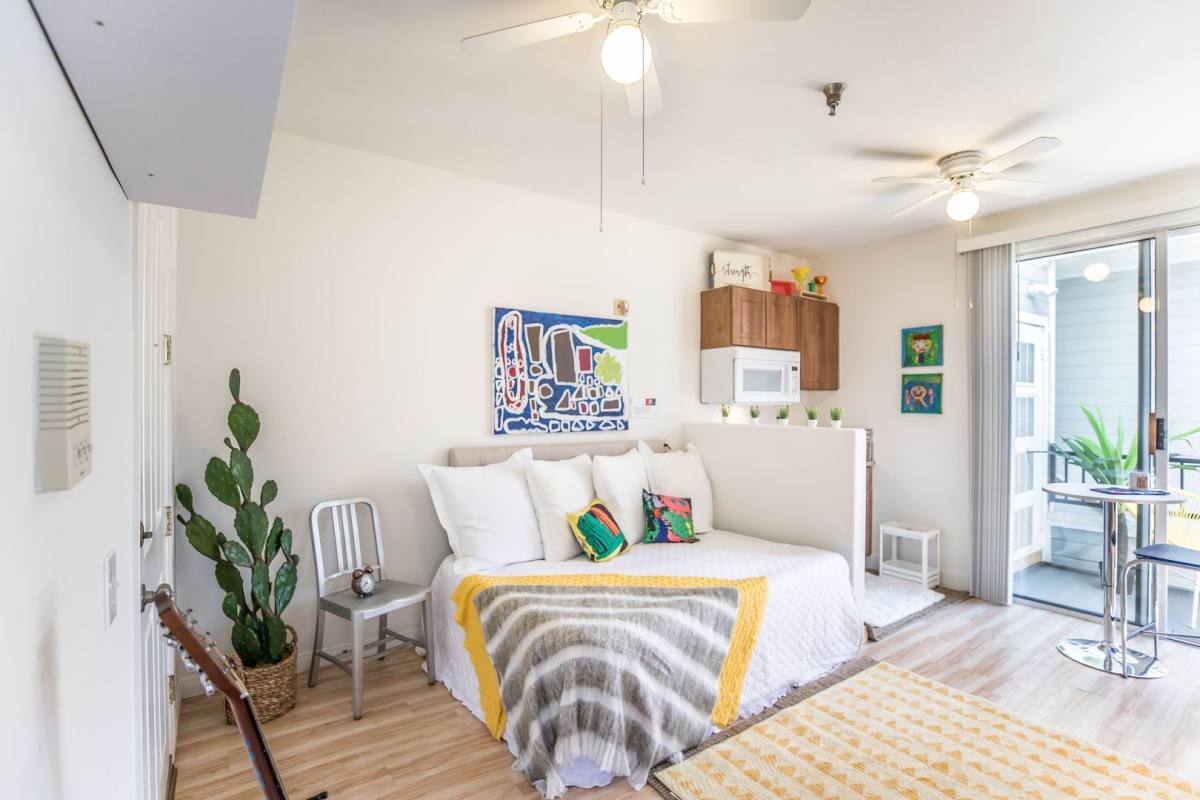 Apartment for rent at 1117 3rd St #10, Santa Monica, CA 90403