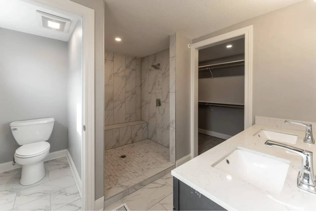 Townhouse for rent at 4462 Broadway Blvd, Kansas City, MO 64111