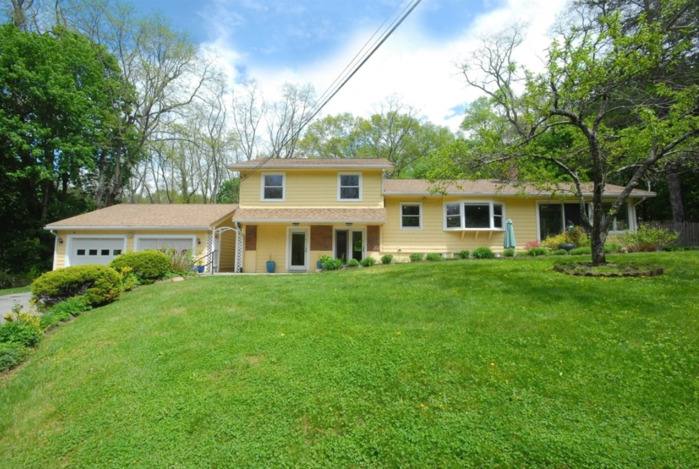 Apartment for rent at 15 Sunnyside Lane, Lincoln, MA 01773