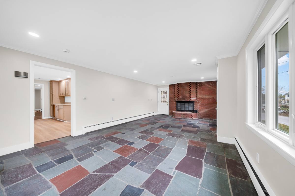 Apartment for rent at 35 Peters St, North Andover, MA 01845