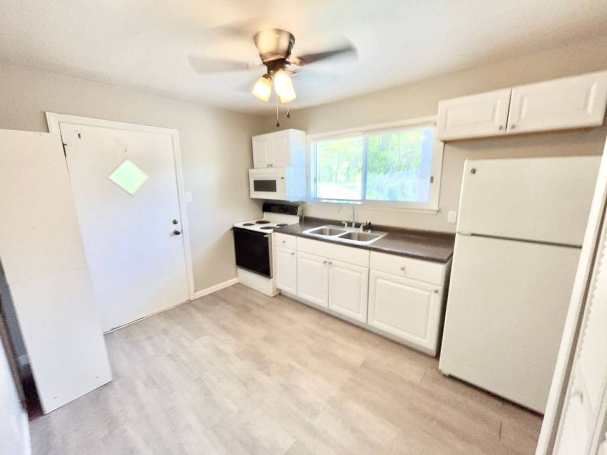 Apartment for rent at 2580 Pitcairn Rd, Monroeville, PA 15146