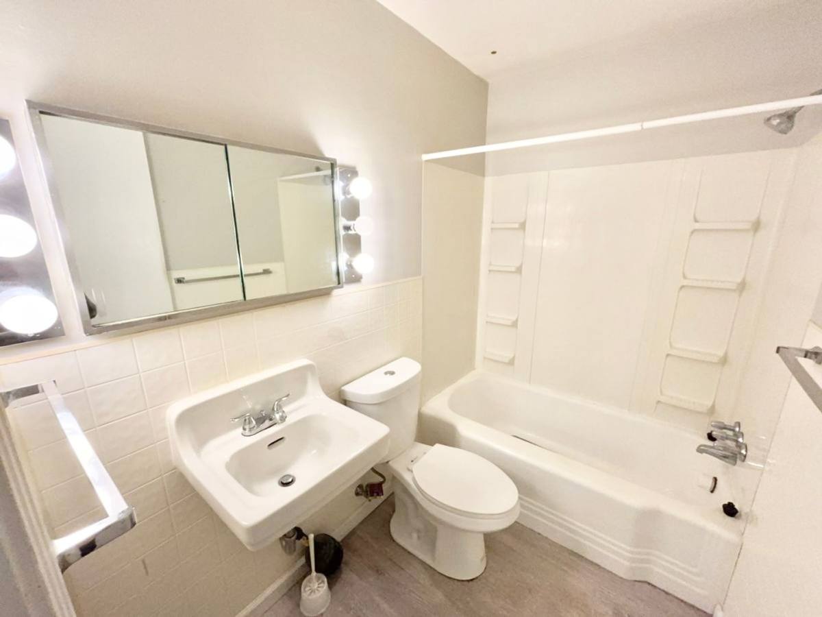 Apartment for rent at 2580 Pitcairn Rd, Monroeville, PA 15146