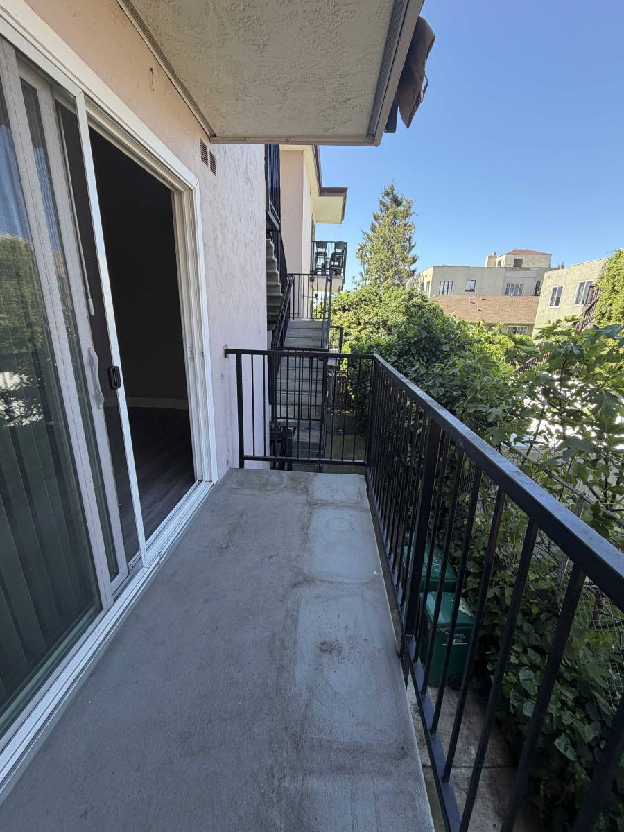 Apartment for rent at 2605 9th Ave #C, Oakland, CA 94606