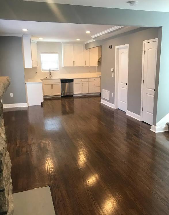 House for rent at 1011 W 45th St, Kansas City, MO 64111