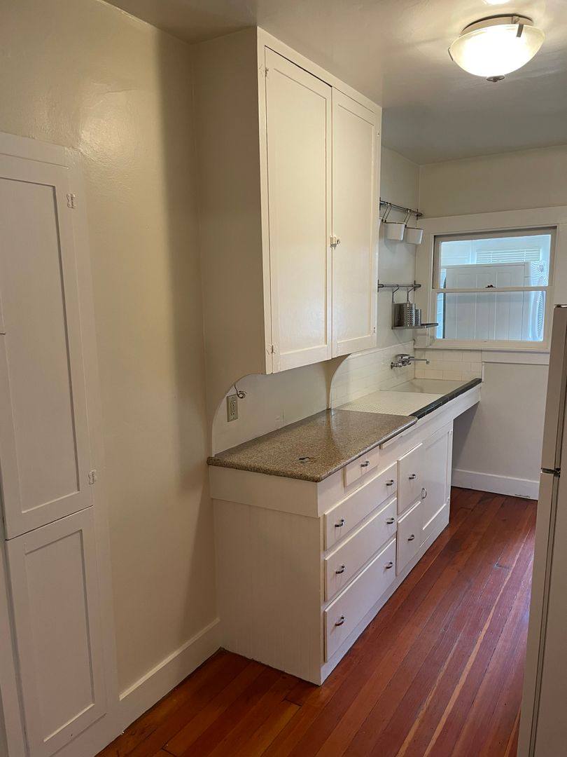 Apartment for rent at 927 35th St, Sacramento, CA 95816