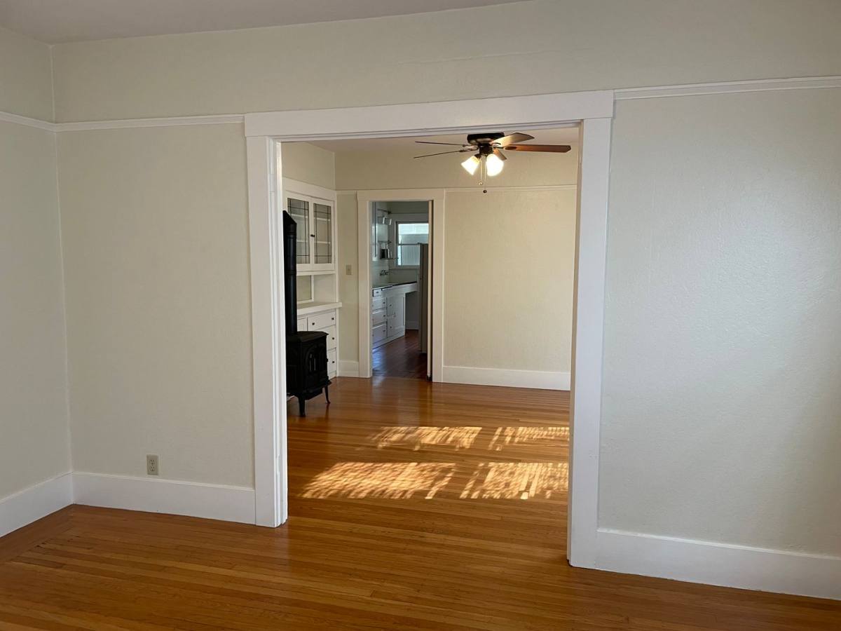 Apartment for rent at 927 35th St, Sacramento, CA 95816