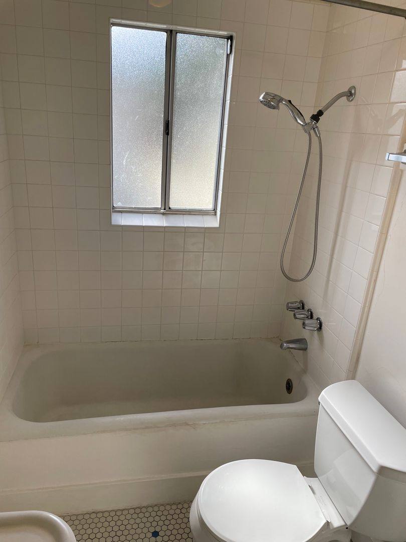 Apartment for rent at 927 35th St, Sacramento, CA 95816