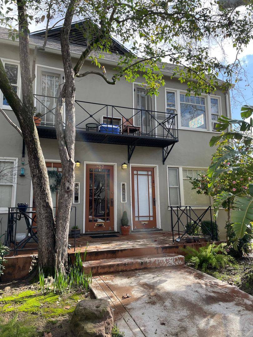 Apartment for rent at 927 35th St, Sacramento, CA 95816