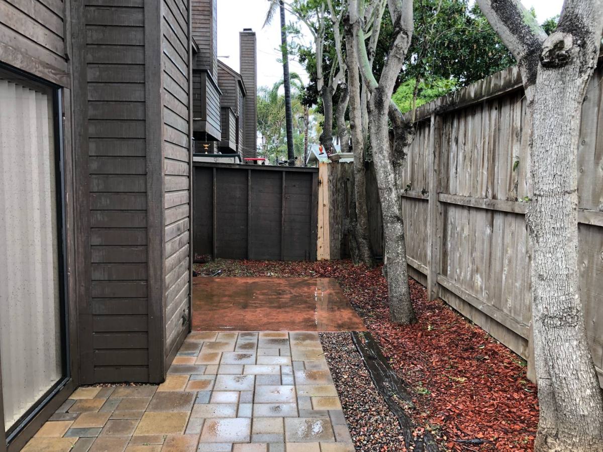 Townhouse for rent at 1457 N Vulcan Ave, Encinitas, CA 92024