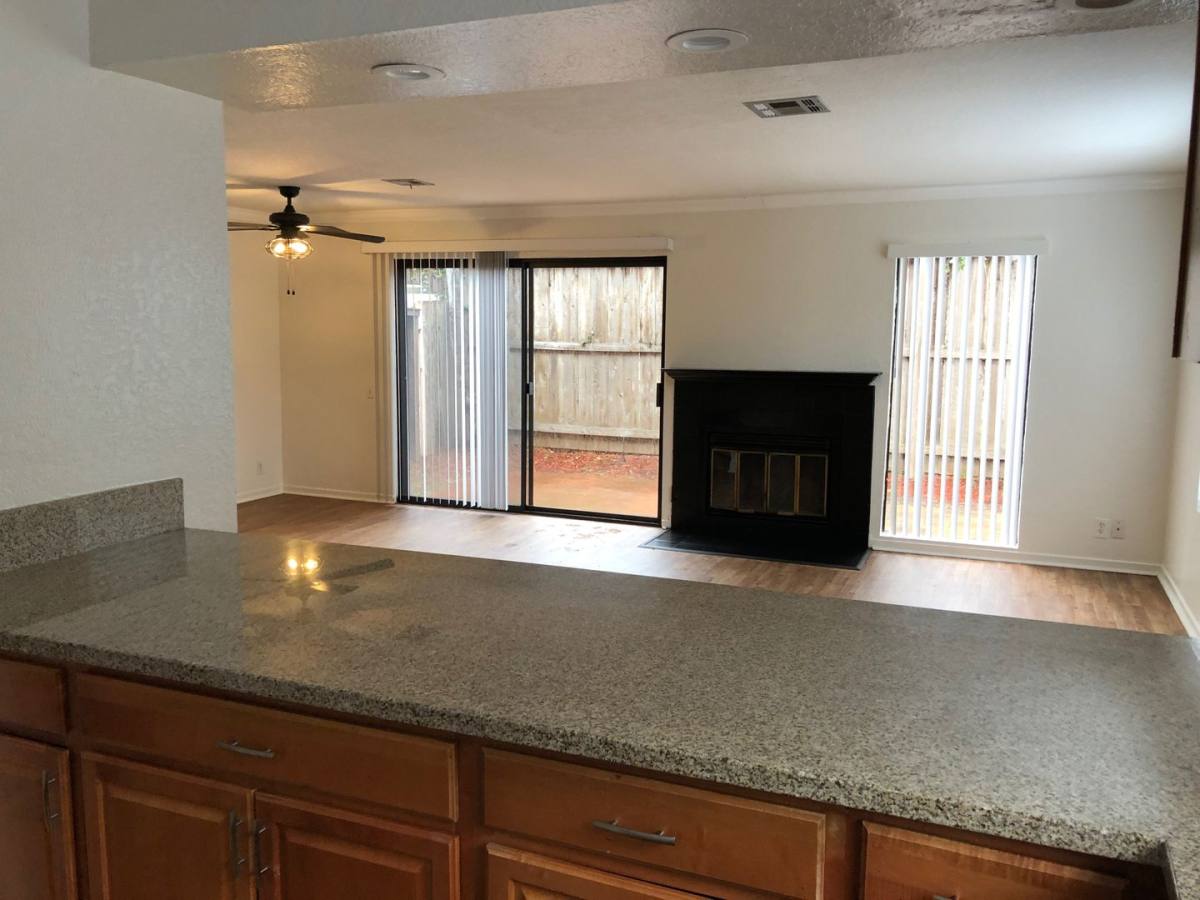 Townhouse for rent at 1457 N Vulcan Ave, Encinitas, CA 92024