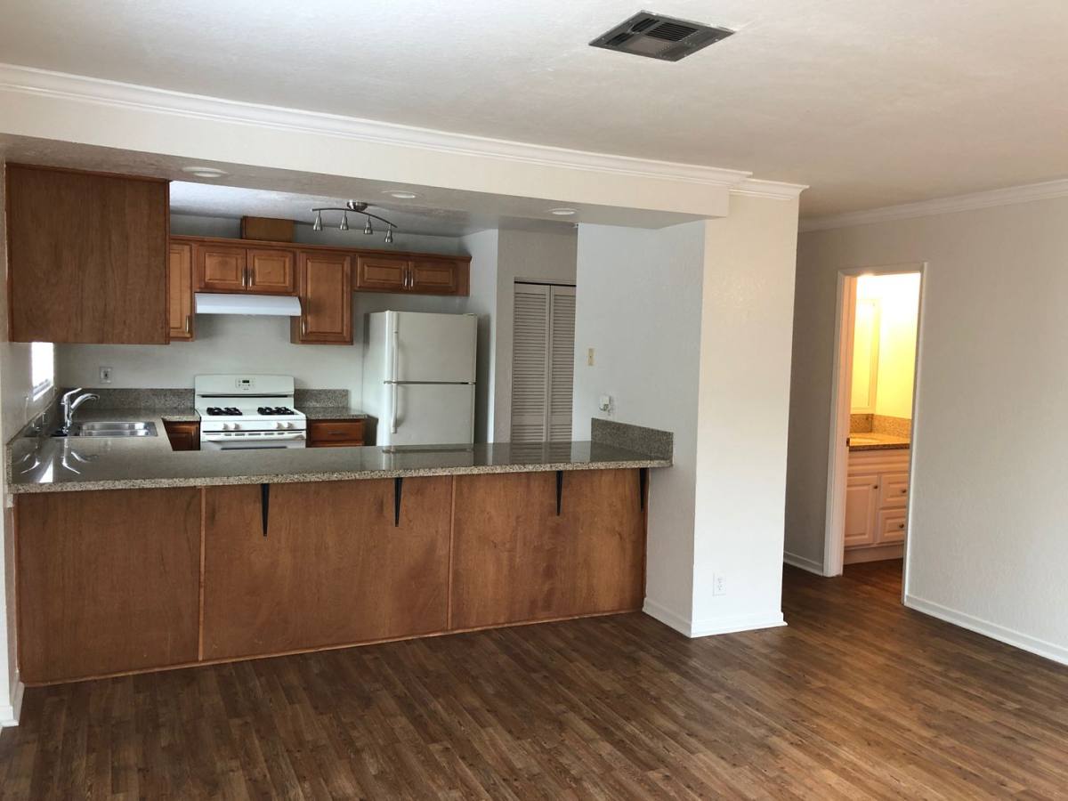 Townhouse for rent at 1457 N Vulcan Ave, Encinitas, CA 92024