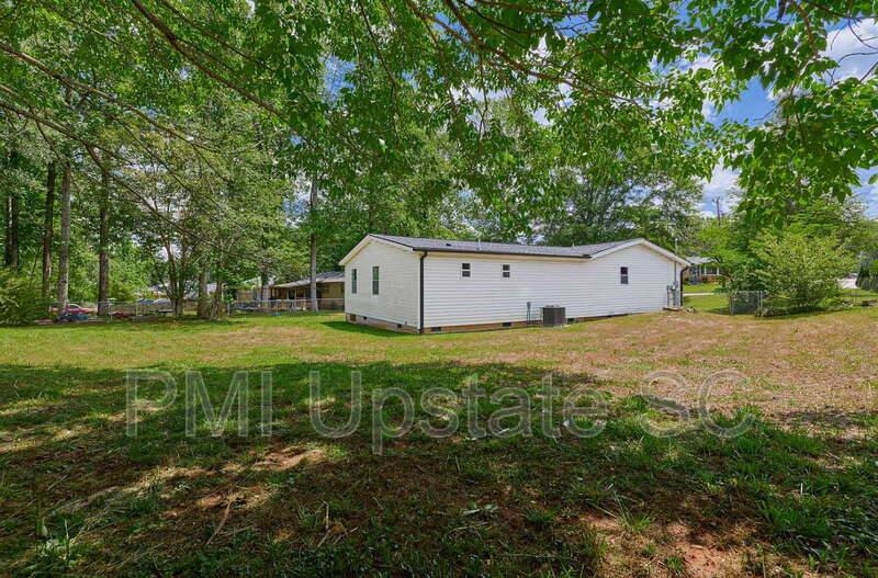 House for rent at 101 Paris View Dr, Travelers Rest, SC 29690