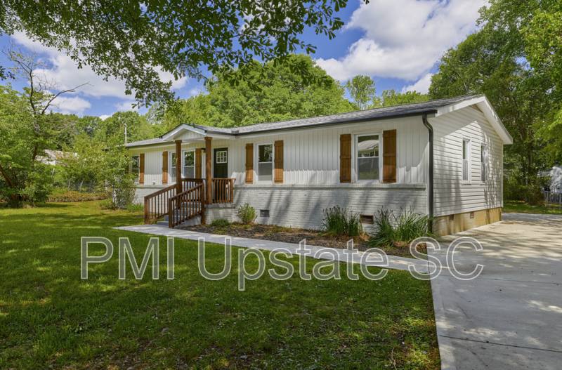 House for rent at 101 Paris View Dr, Travelers Rest, SC 29690