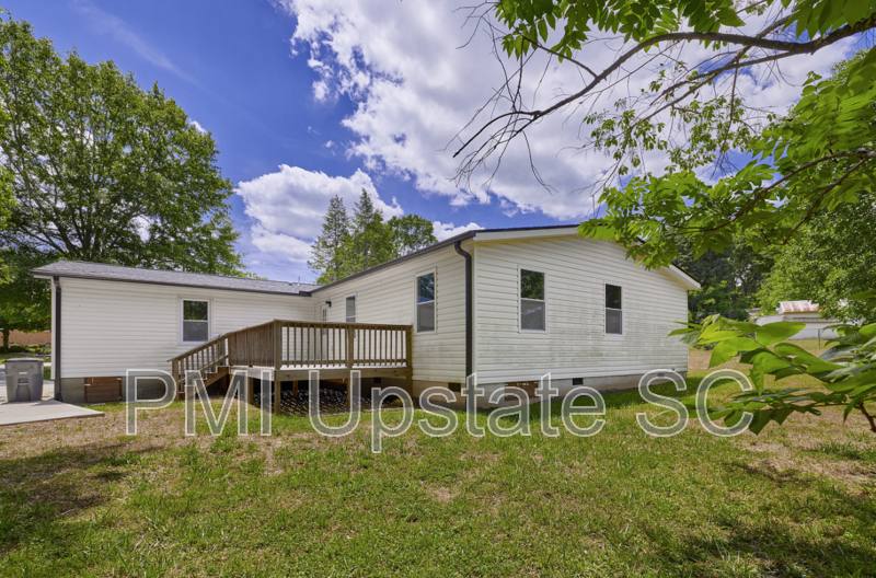 House for rent at 101 Paris View Dr, Travelers Rest, SC 29690
