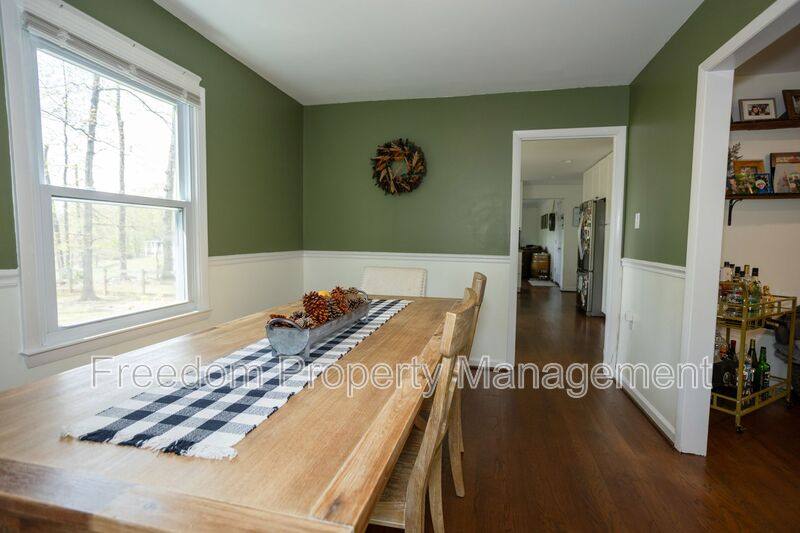 House for rent at 6197 Edwards Dr, Broad Run, VA 20137