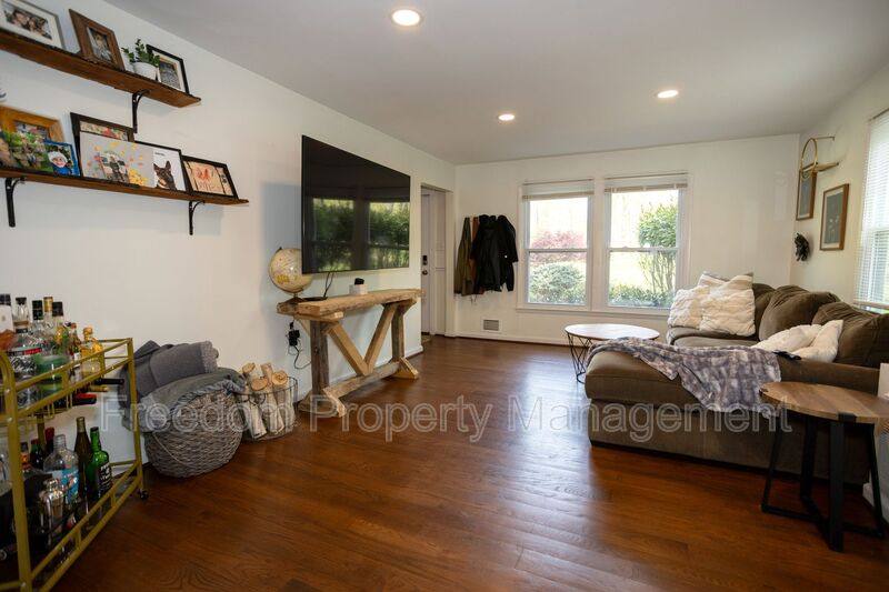 House for rent at 6197 Edwards Dr, Broad Run, VA 20137