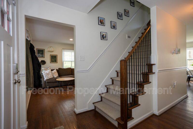 House for rent at 6197 Edwards Dr, Broad Run, VA 20137