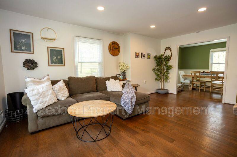 House for rent at 6197 Edwards Dr, Broad Run, VA 20137