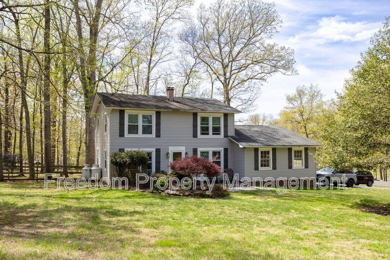 House for rent at 6197 Edwards Dr, Broad Run, VA 20137