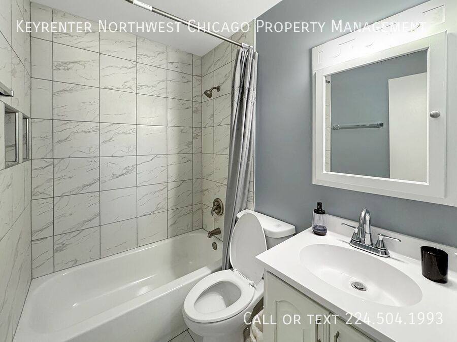 Townhouse for rent at 1315 Kingsbury Dr #C, Hanover Park, IL 60133