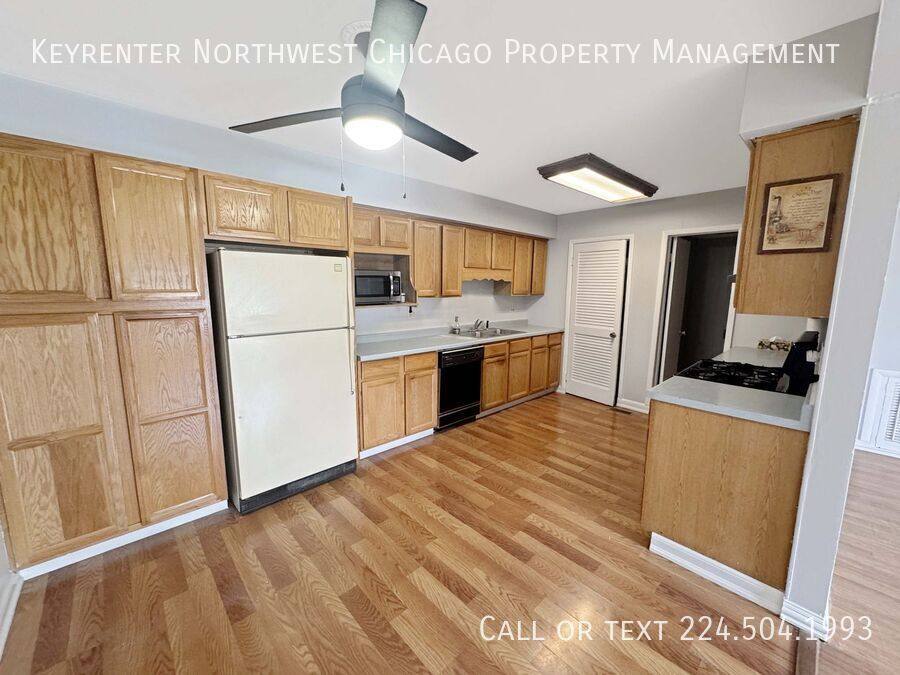 Townhouse for rent at 1315 Kingsbury Dr #C, Hanover Park, IL 60133