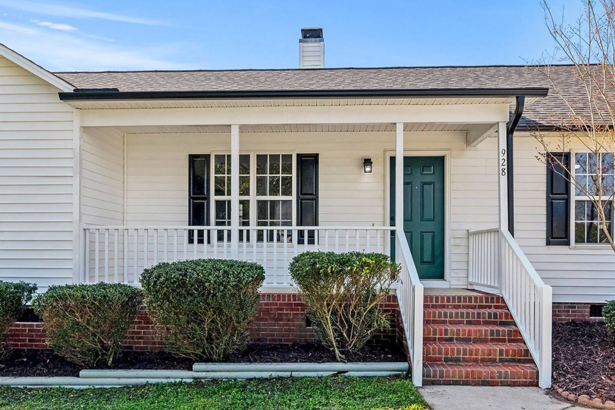 House for rent at 928 S Willhaven Dr, Fuquay Varina, NC 27526