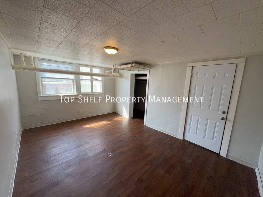 Apartment for rent at 2419 Cottage Grove Ave #8, Des Moines, IA 50311
