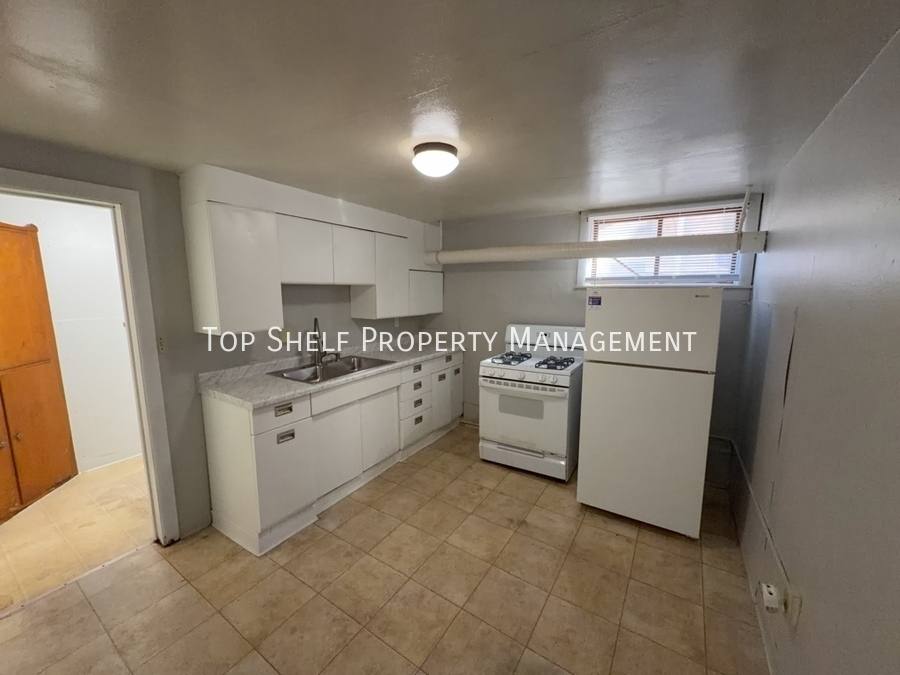 Apartment for rent at 2419 Cottage Grove Ave #8, Des Moines, IA 50311