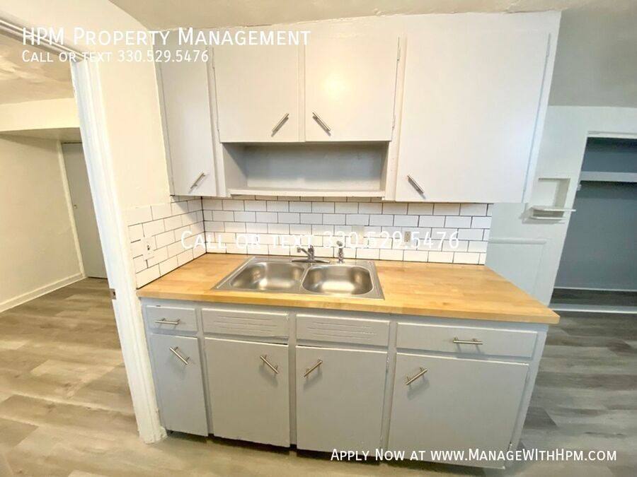 Apartment for rent at 1415 Yale Ave NW #9, Canton, OH 44703