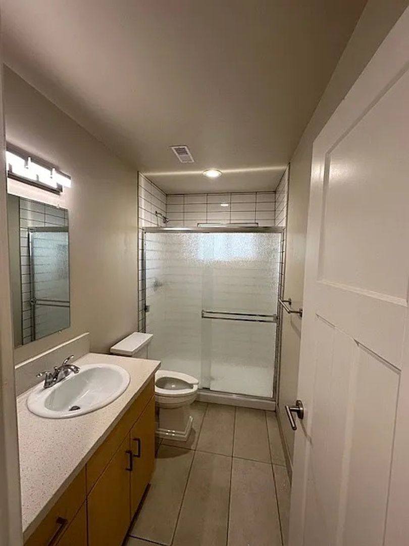 Apartment for rent at 578 Brown St, Hanford, CA 93230