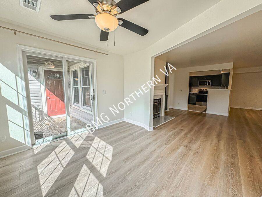 Condo for rent at 12005 Ridge Knoll Dr #10, Fairfax, VA 22033