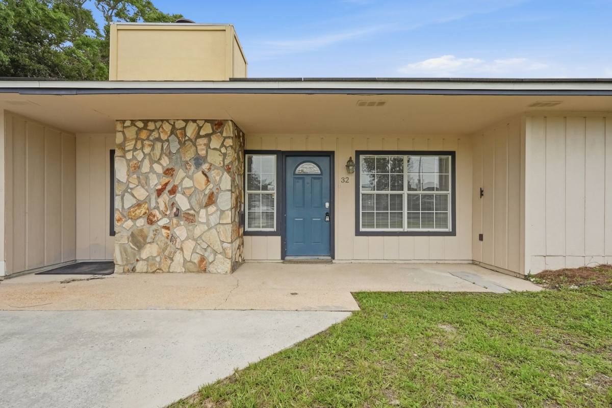 House for rent at 32 Cascabellas St, Mary Esther, FL 32569