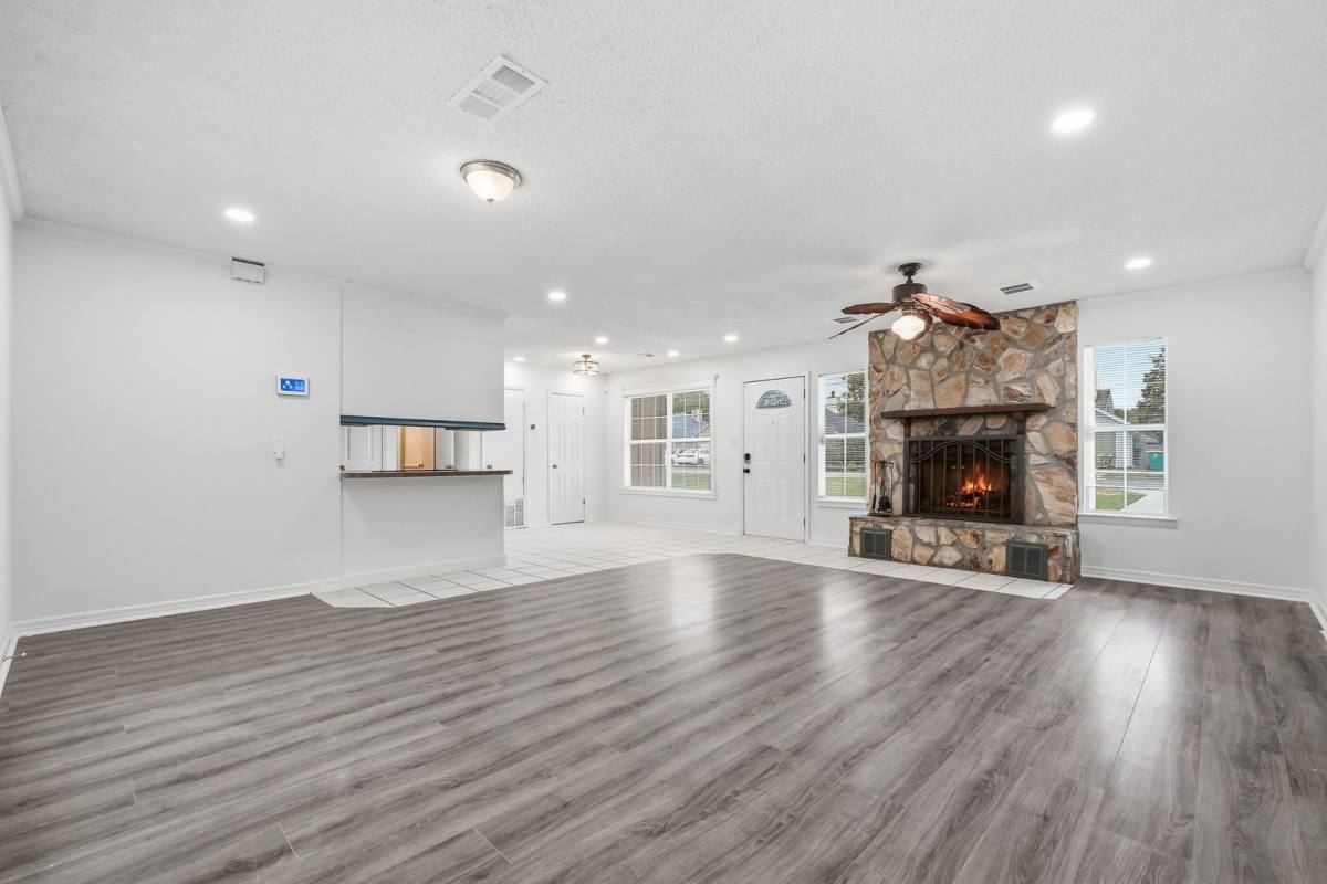 House for rent at 32 Cascabellas St, Mary Esther, FL 32569