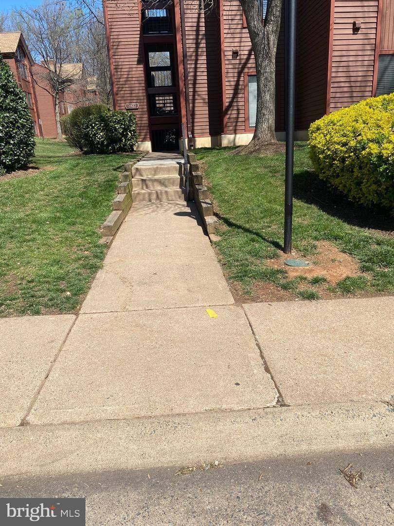 Apartment for rent at 2822 Lee Oaks Place #101, Falls Church, VA 22046