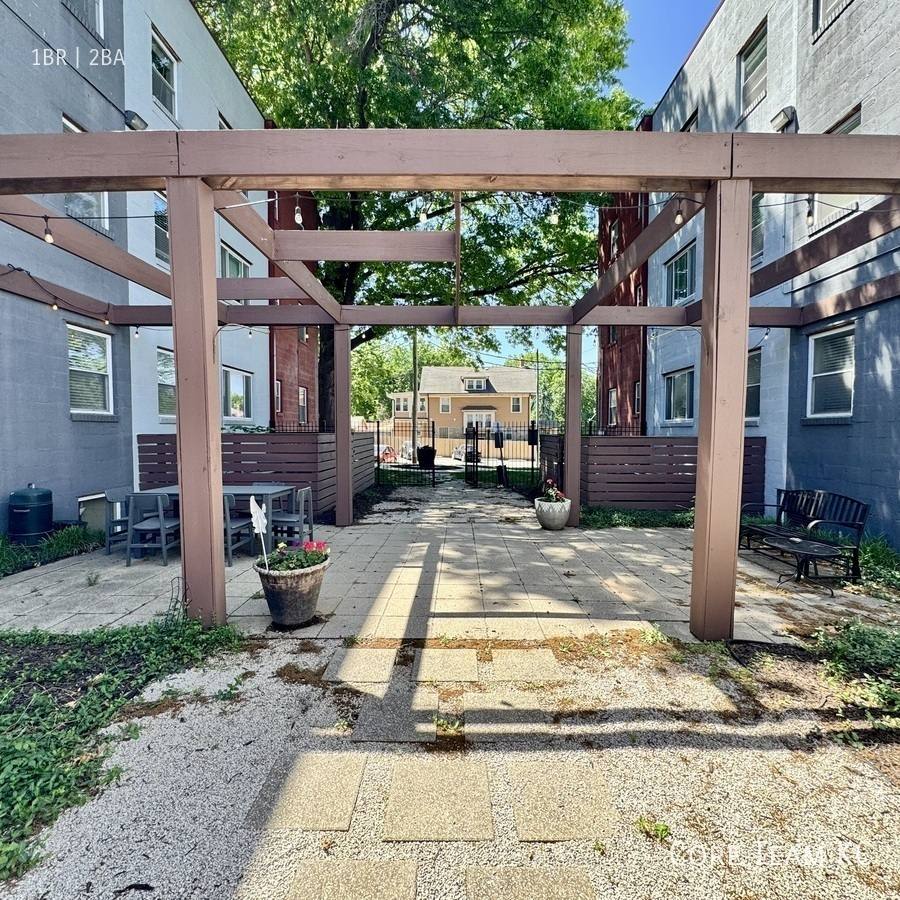 Apartment for rent at 629 E Armour Blvd #1C, Kansas City, MO 64109