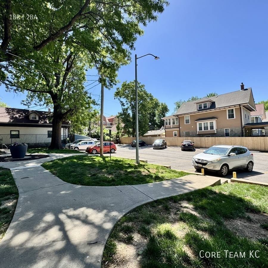Apartment for rent at 629 E Armour Blvd #1C, Kansas City, MO 64109