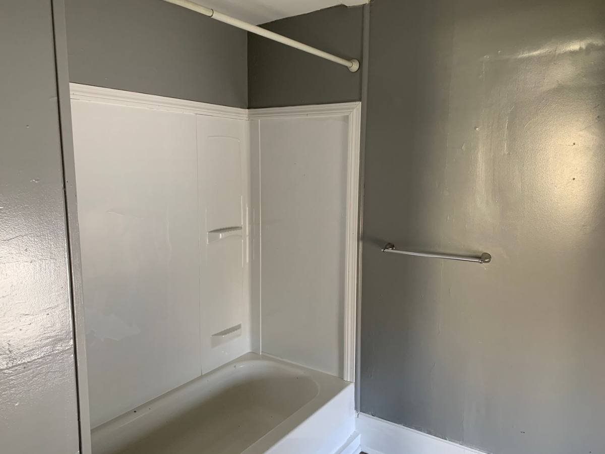 Apartment for rent at 189-193 Cedar St #189-3, Manchester, NH 03103