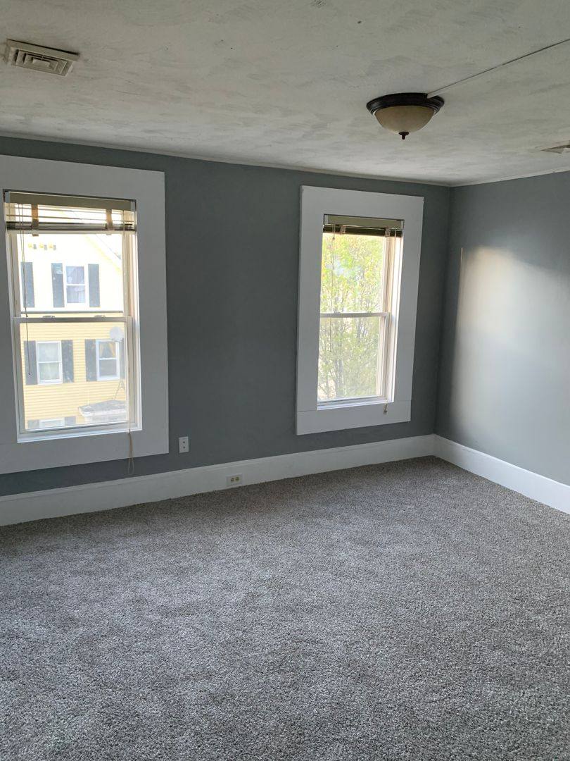 Apartment for rent at 189-193 Cedar St #189-3, Manchester, NH 03103