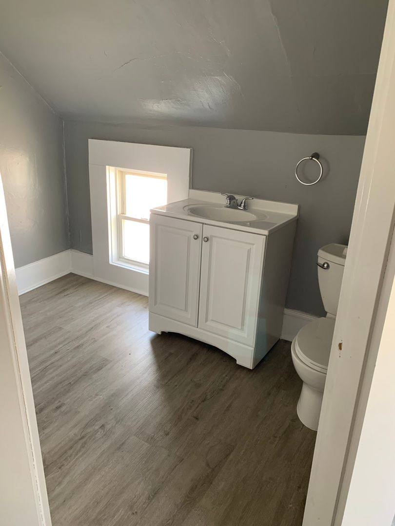 Apartment for rent at 189-193 Cedar St #189-3, Manchester, NH 03103