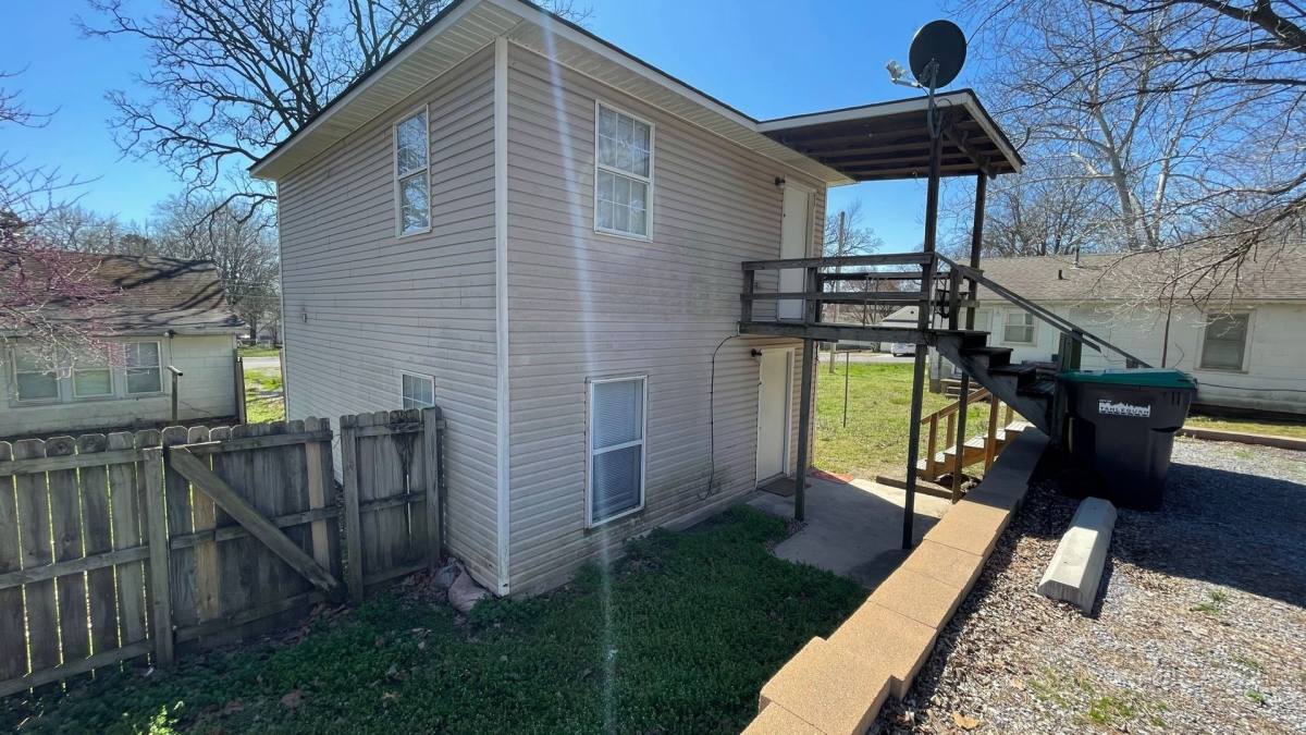 Apartment for rent at 703 Goingsnake St, Tahlequah, OK 74464