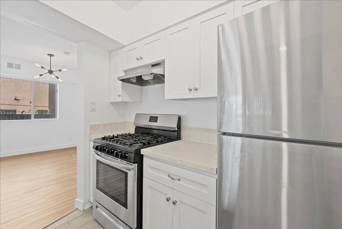 Apartment for rent at 174 N Almont Dr #101, Beverly Hills, CA 90211