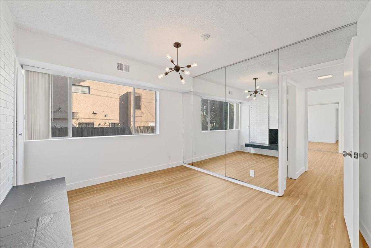 Apartment for rent at 174 N Almont Dr #101, Beverly Hills, CA 90211