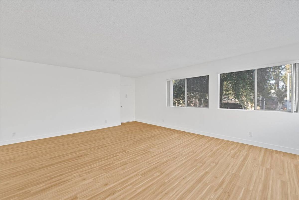 Apartment for rent at 174 N Almont Dr #101, Beverly Hills, CA 90211