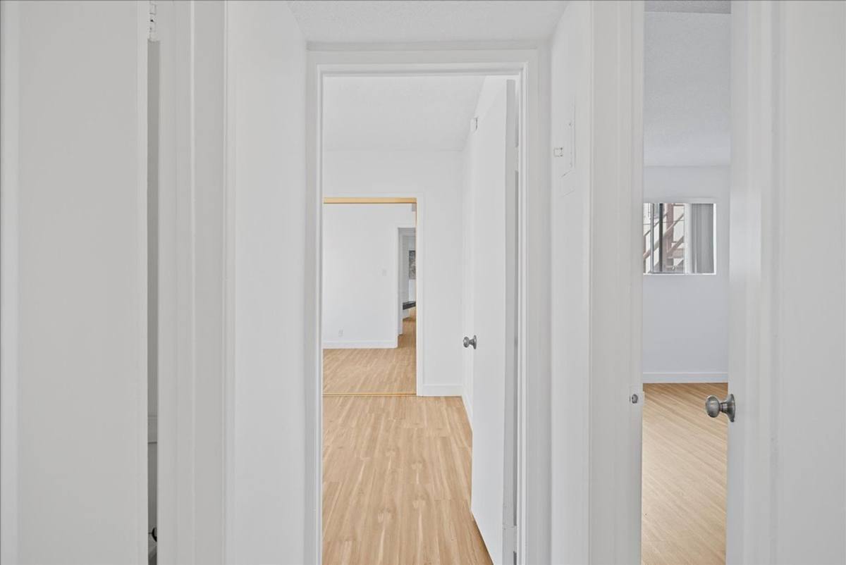 Apartment for rent at 174 N Almont Dr #101, Beverly Hills, CA 90211