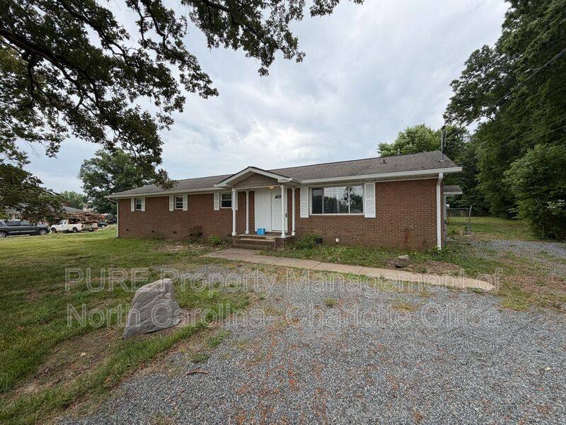 House for rent at 2429 Galloway Rd, Charlotte, NC 28262