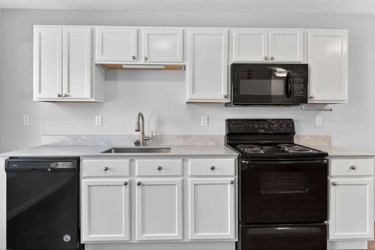 Apartment for rent at 4 US-Route 1 #3A, York, ME 03909
