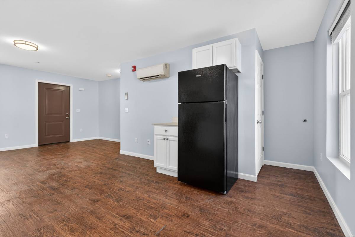 Apartment for rent at 4 US-Route 1 #3A, York, ME 03909