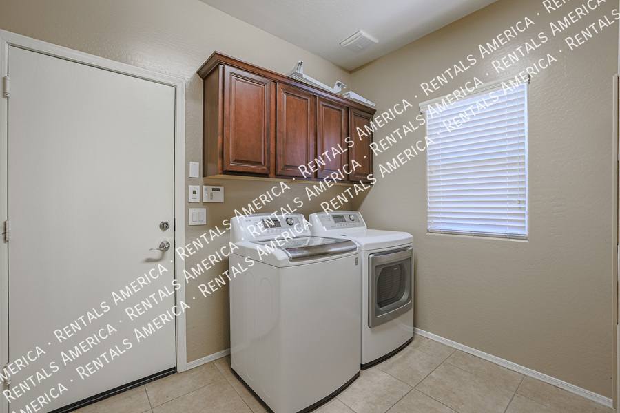House for rent at 2954 E Coconino Dr, Gilbert, AZ 85298